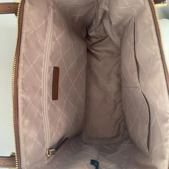 Michael Kors Elegant Brown Tote - Picture 5 of 7